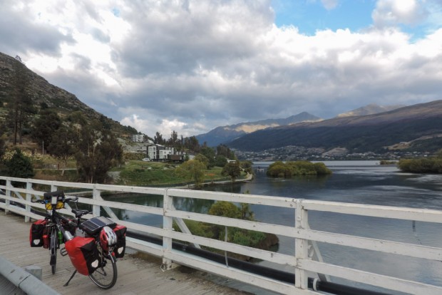 On the bridge on the Kawarau river, just before I realised I did not have to cross it 